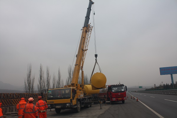 養(yǎng)護(hù)工區(qū)移融雪液儲(chǔ)存罐